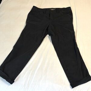 Torrid Black Capris Size 14